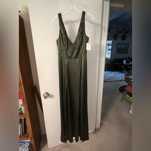 Martini Olive green size 8 David’s bridal bridesmaid dress never worn with tags